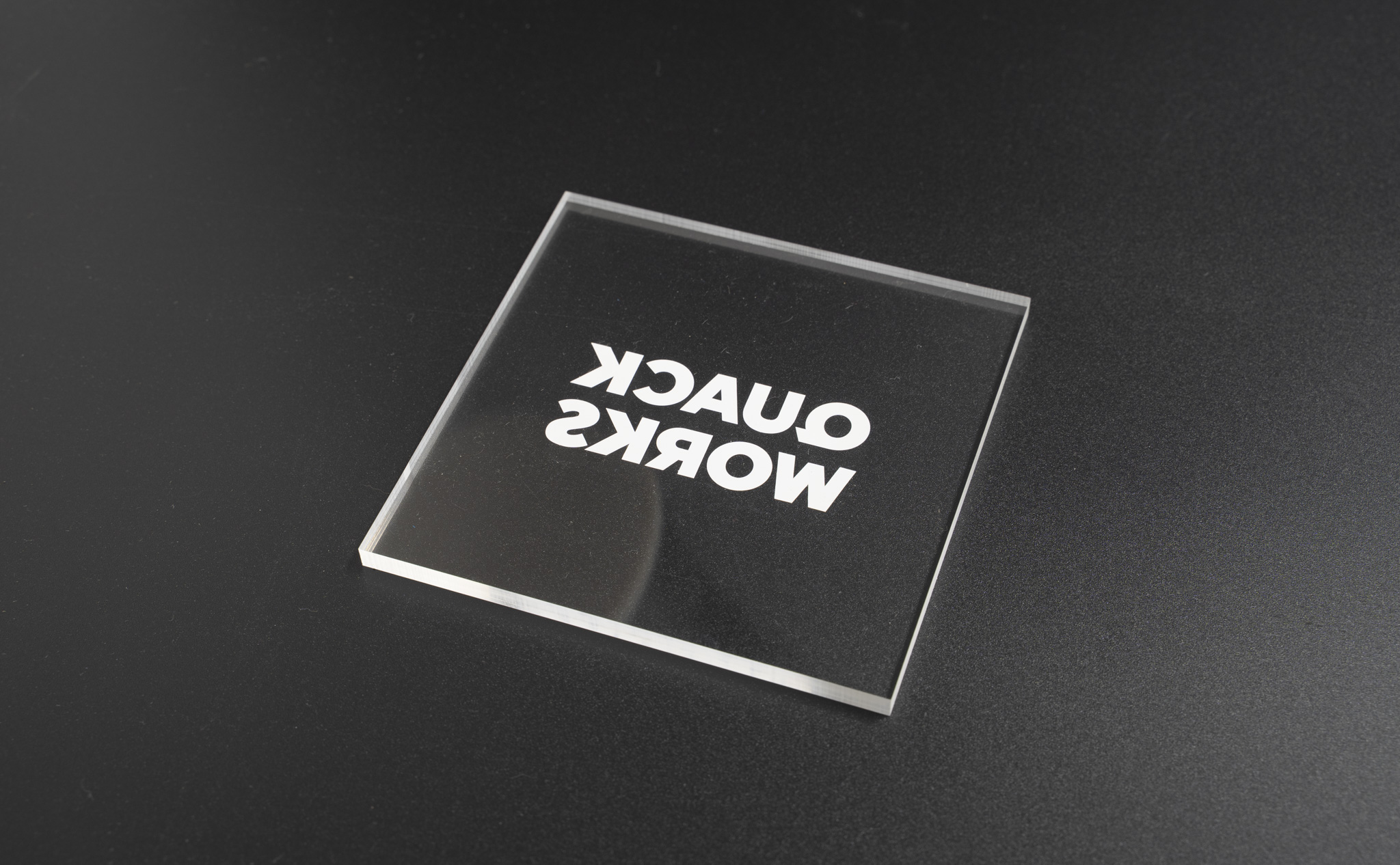 651標準シートの光沢とマットの違い。ホワイト裏