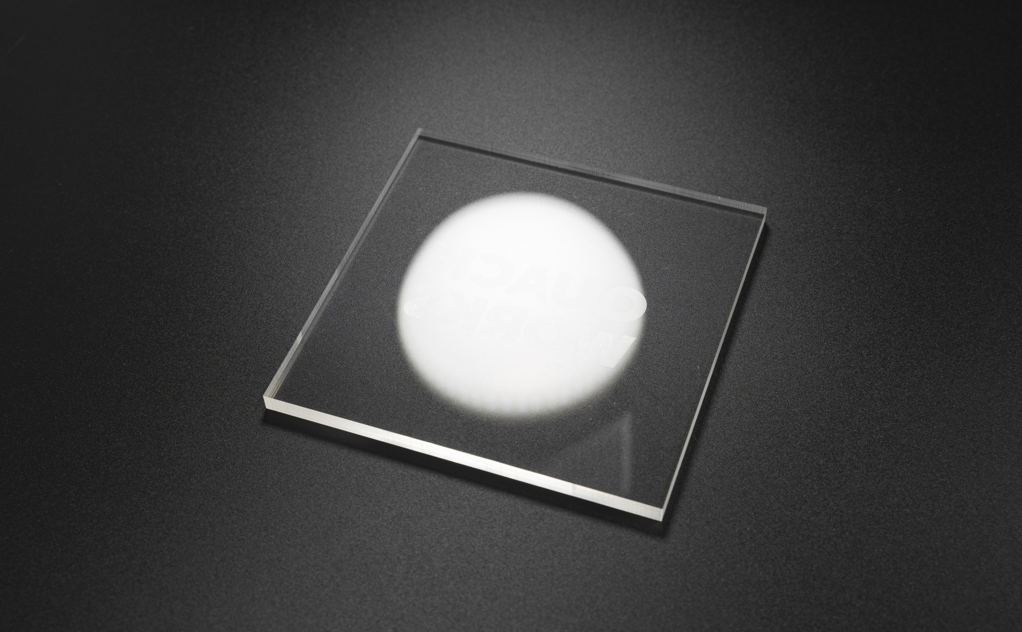 651標準シートの光沢とマットの違い。ホワイト