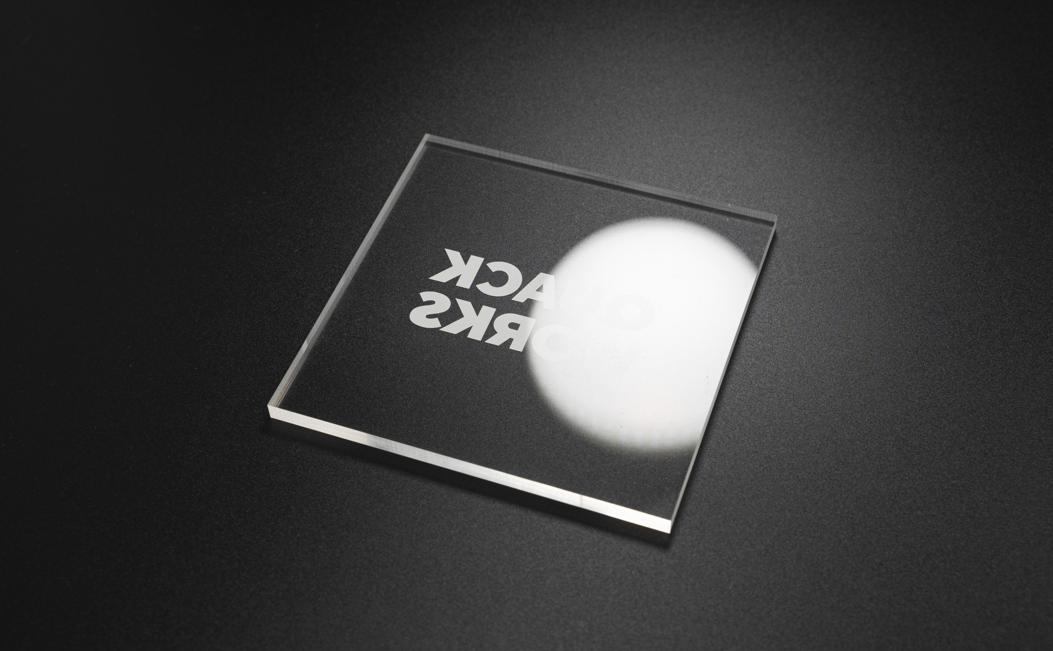 651標準シートの光沢とマットの違い。ホワイト