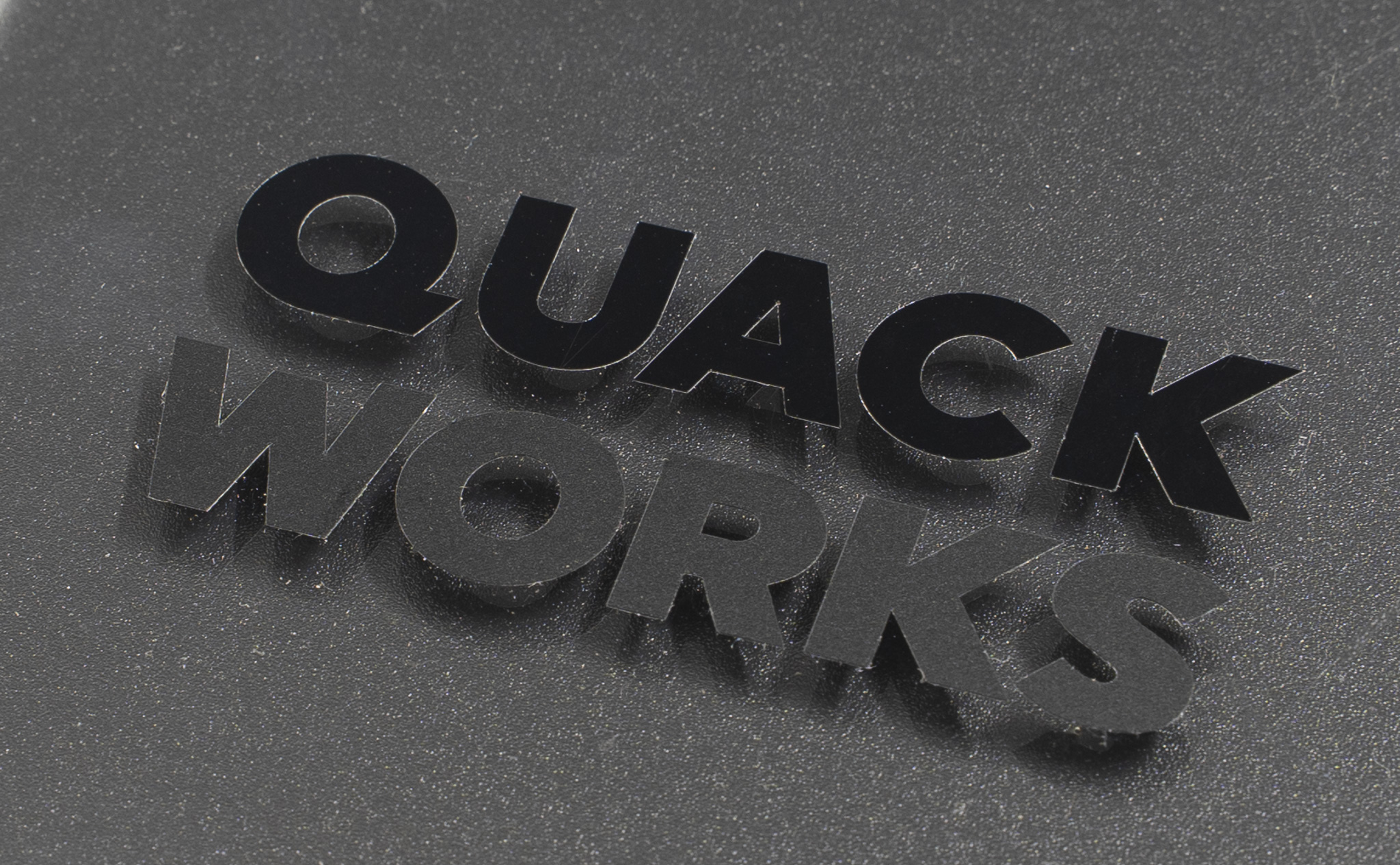 651-070の光沢とマットの拡大