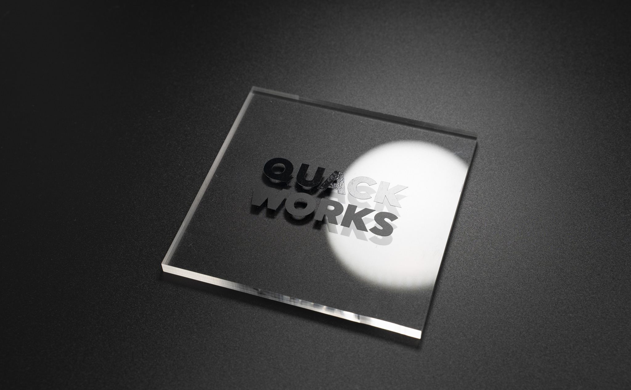 651標準シートの光沢とマットの違い。ブラック