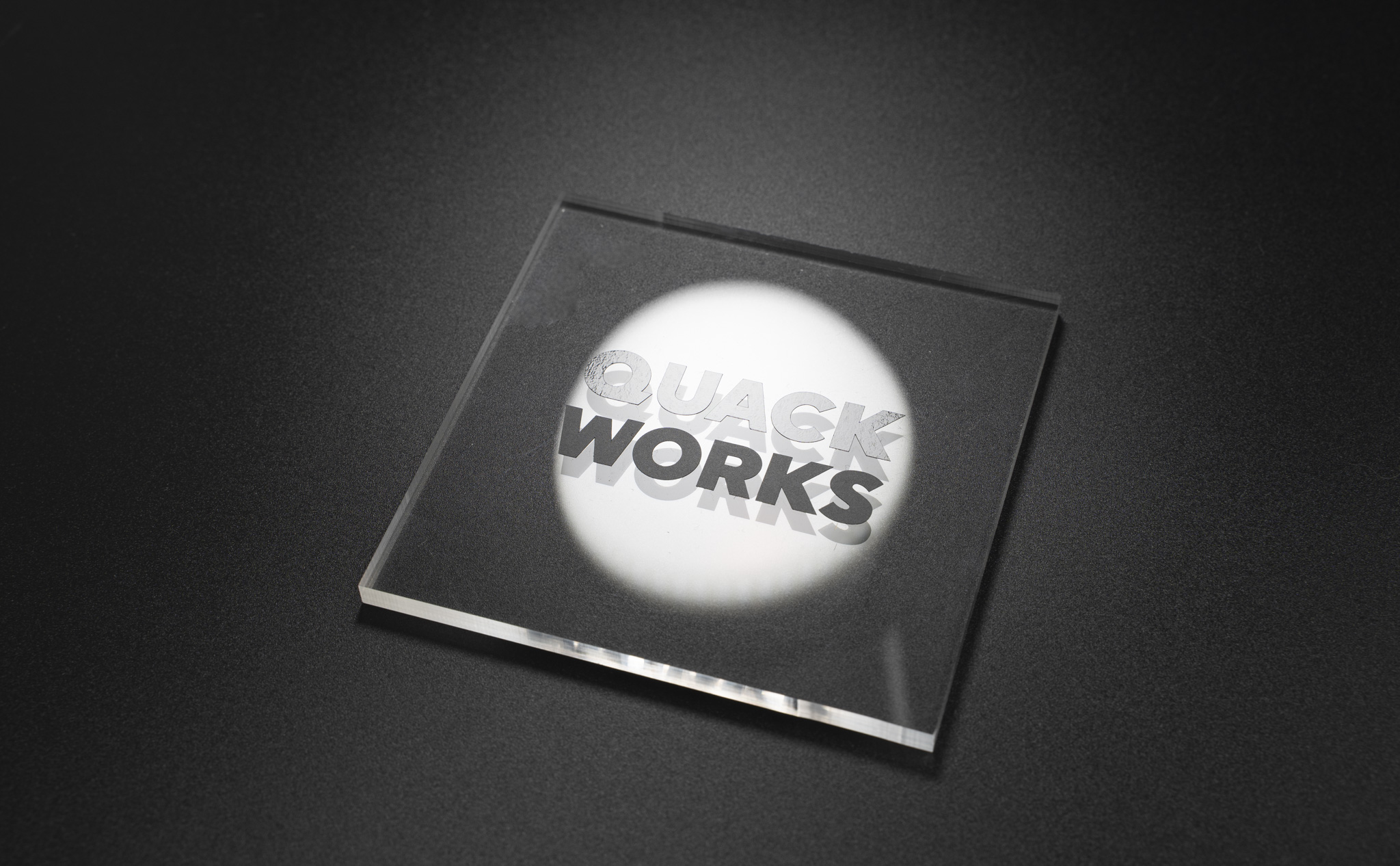 651標準シートの光沢とマットの違い。ブラック