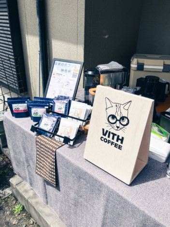 コーヒー店のイベント出店用のおしゃれな看板にカッティングステッカー！