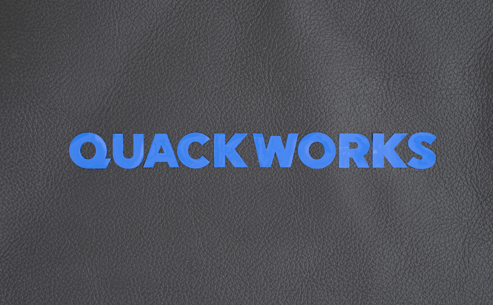 牛革 数日後に剥がれてきた