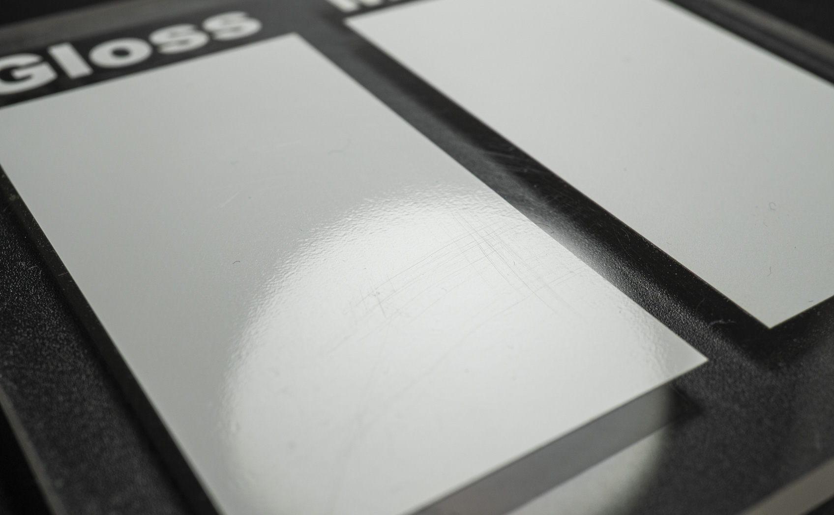 泥汚れの落ち方を光沢・マットで比較