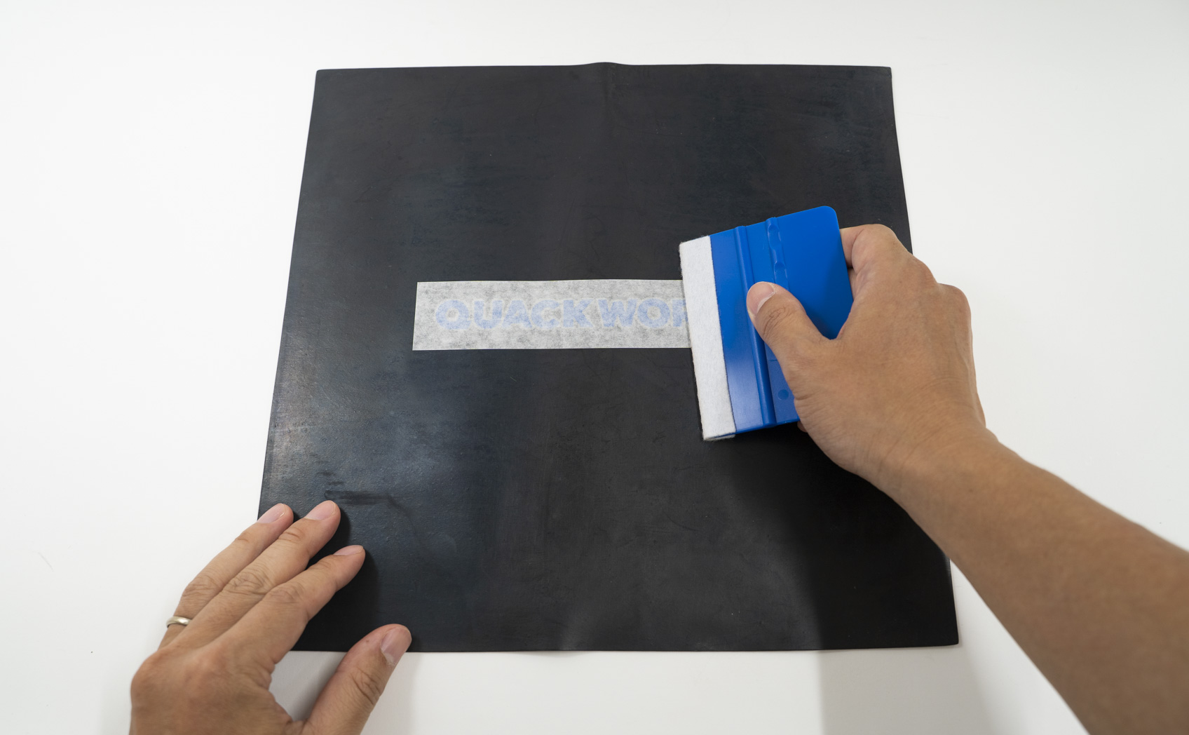 貼れる場所・貼れない場所_ゴム