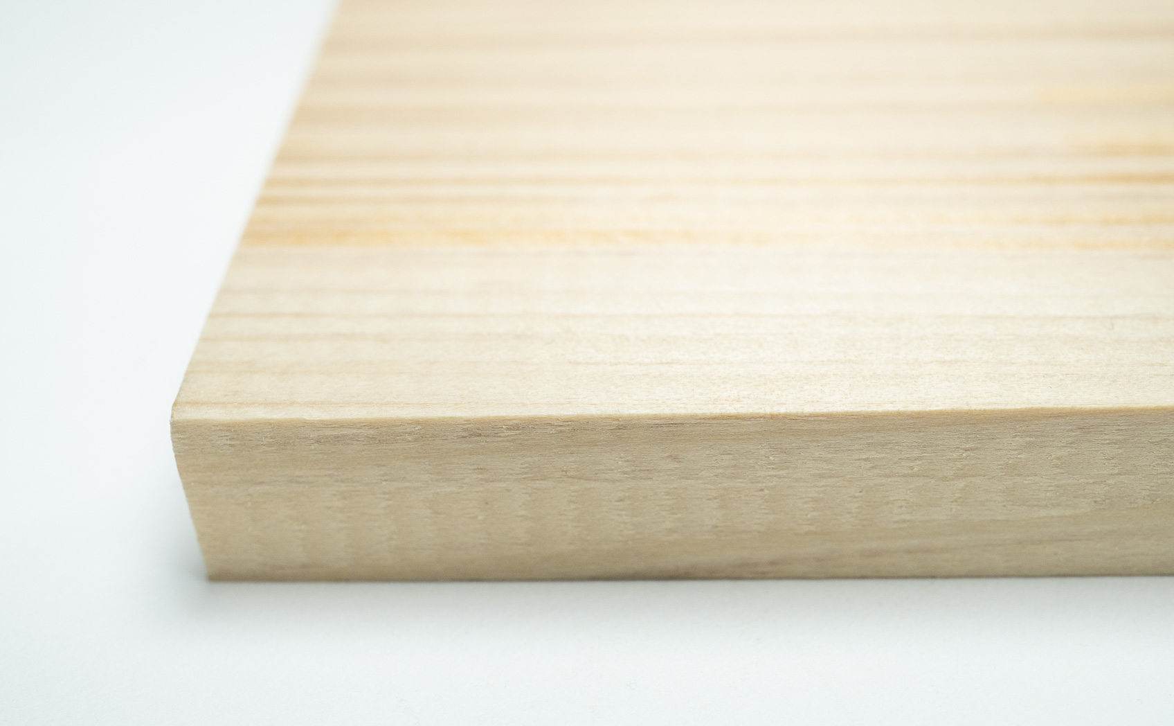 無塗装のヒノキ