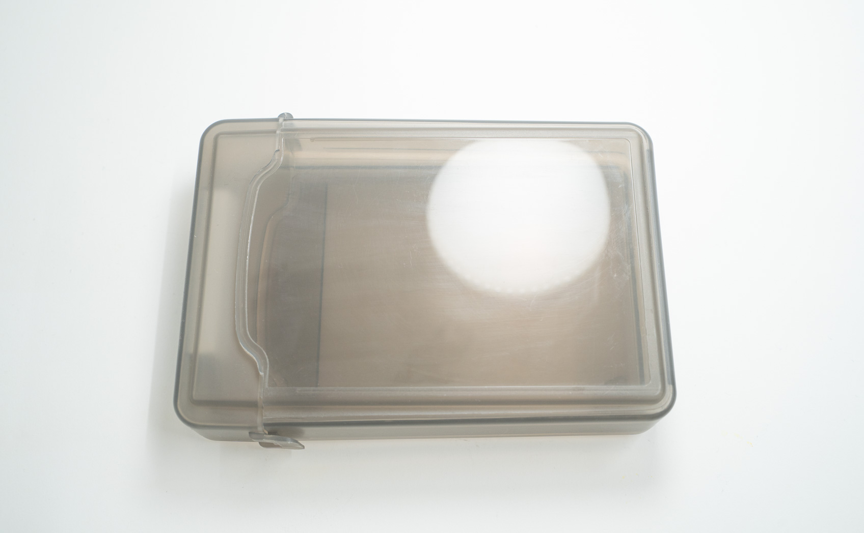 カッティングシートをプラスチック（PP）に貼り付ける