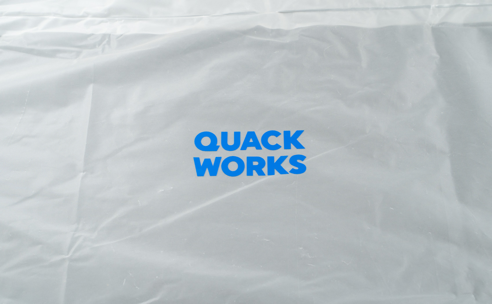 レインコート（ポリエチレン）にカッティングシートが貼れるか確認