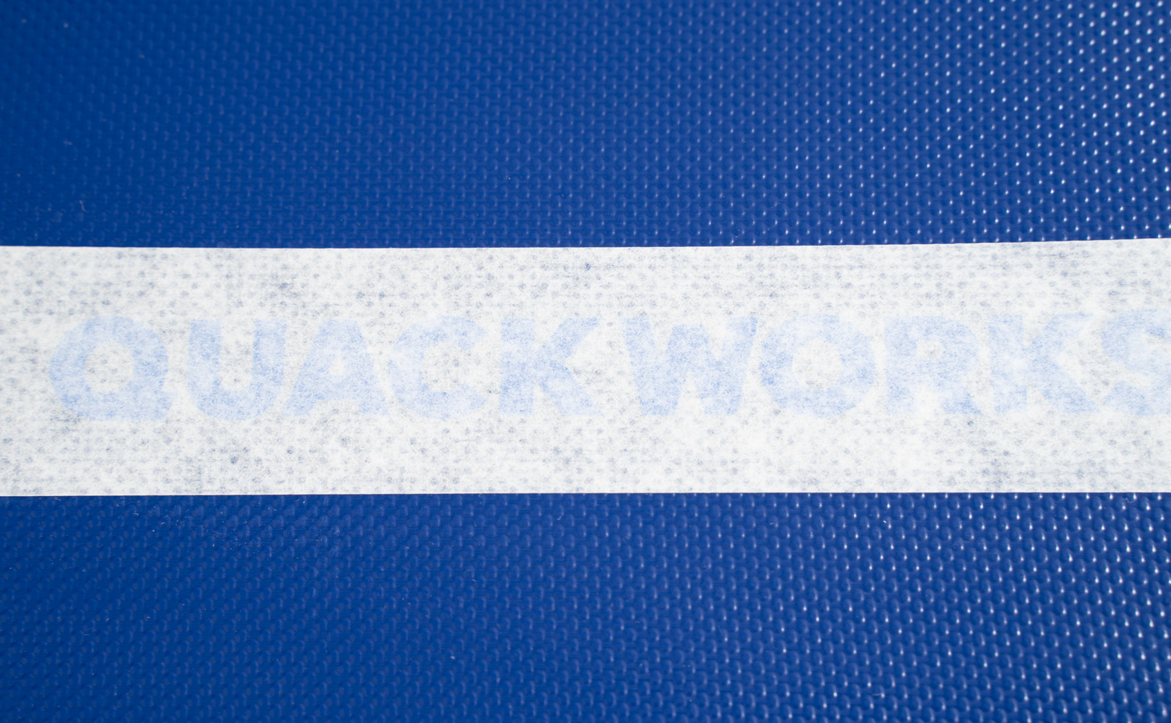 ターポリンにカッティングシートを貼る