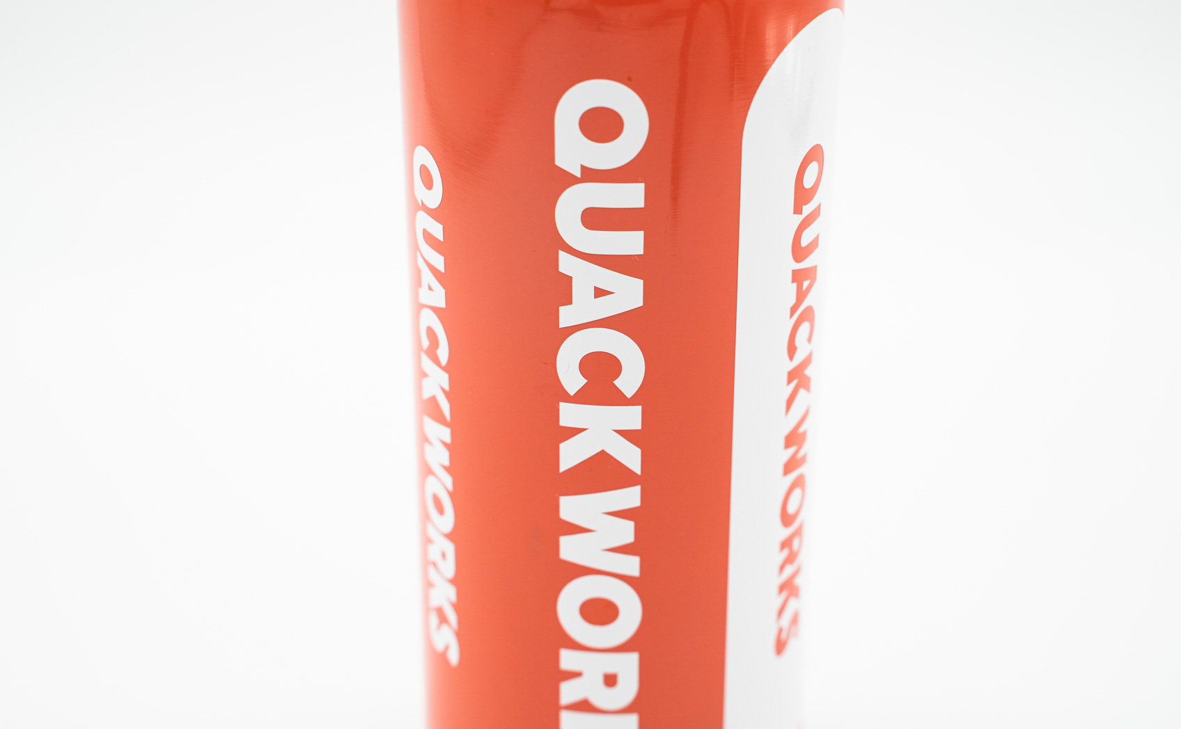 カッティングシートを水筒に貼りました