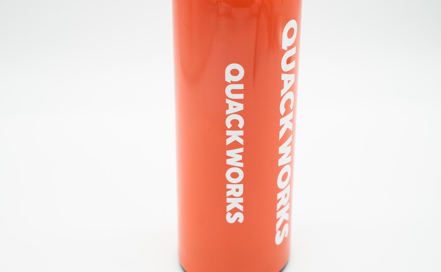 カッティングシートを水筒に貼りました