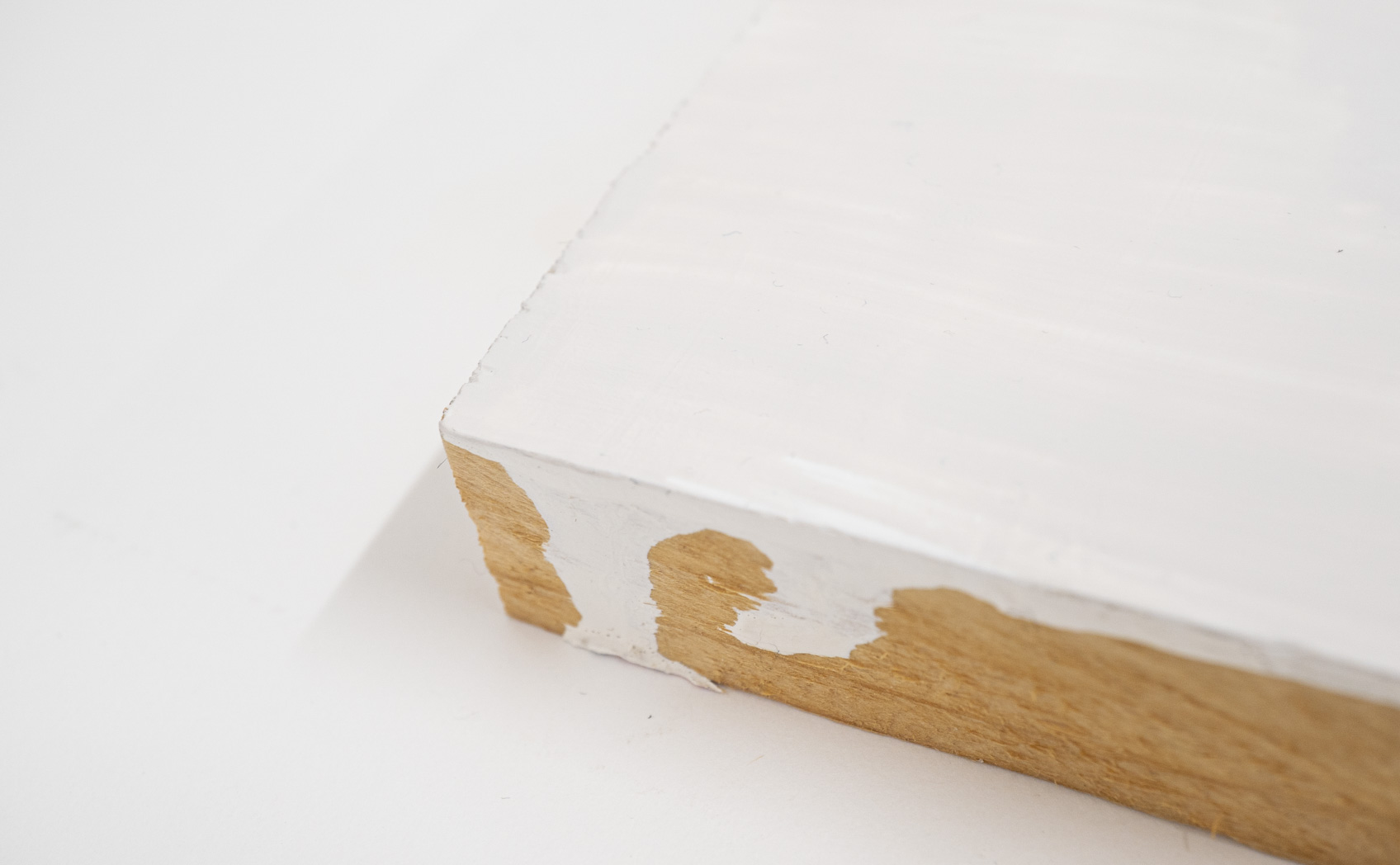 塗装済みの木材