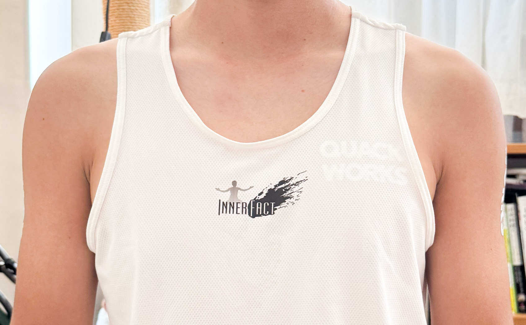 肌にカッティングシートは貼れるのか。そして日焼け跡はできるのかの実験