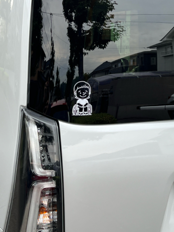 オリジナルでかわいい車椅子マークのカッティングステッカー！