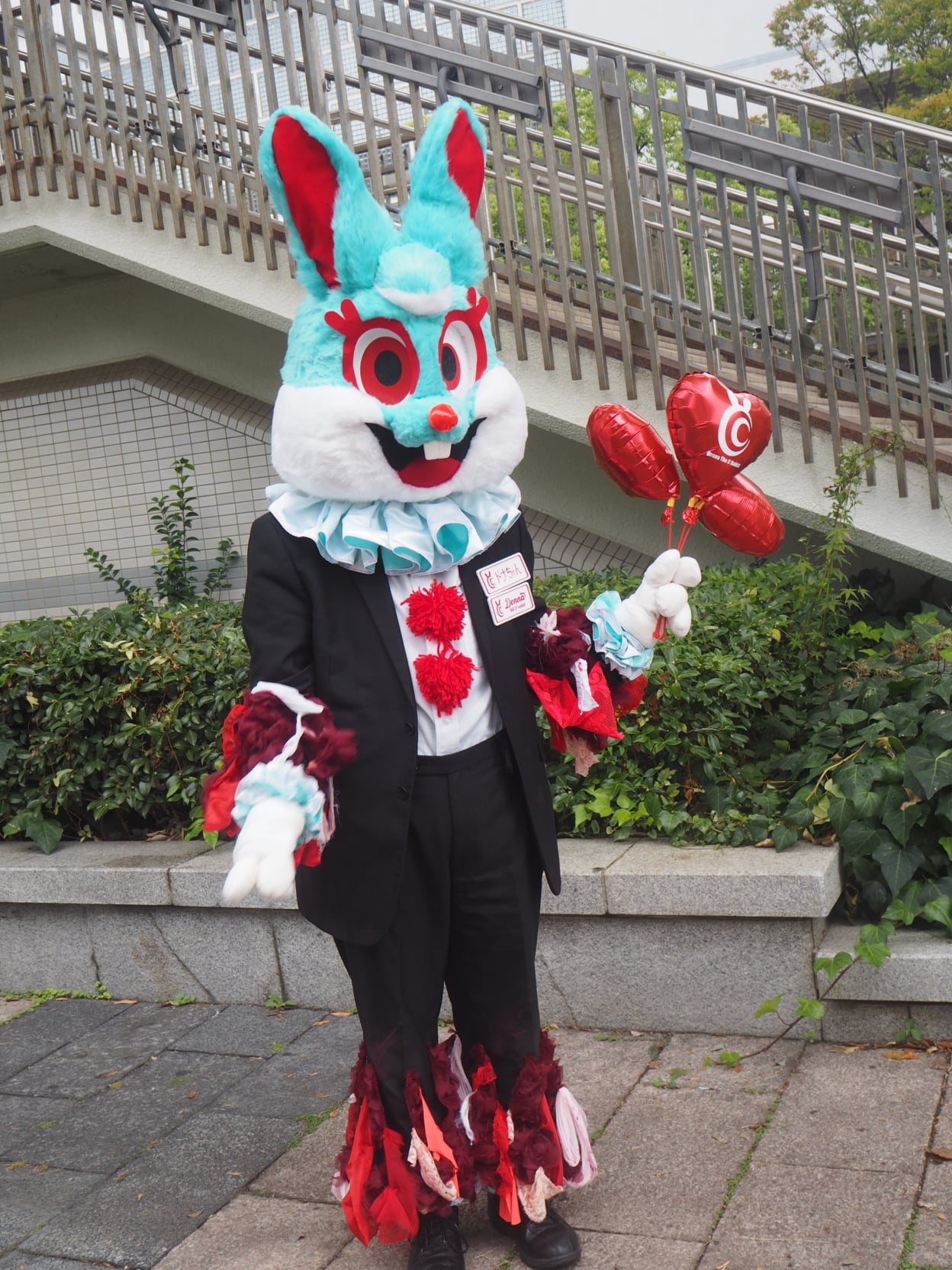 着ぐるみを来てパフォーマンス