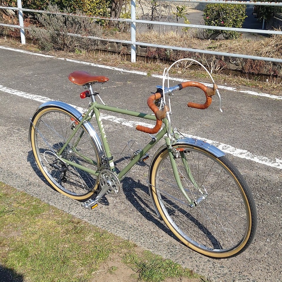 完成したカッティングシートを貼った自転車