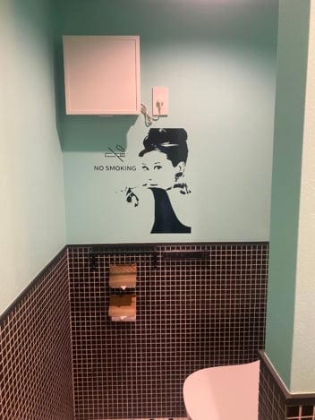 カッティングシートでトイレをお洒落に！デザイン性の高い壁面装飾のポイント